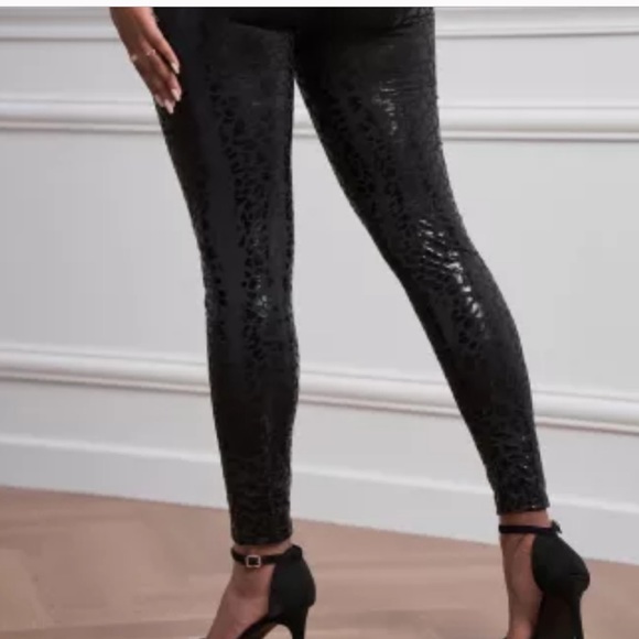 leopard print leggings size M - Picture 7 of 16